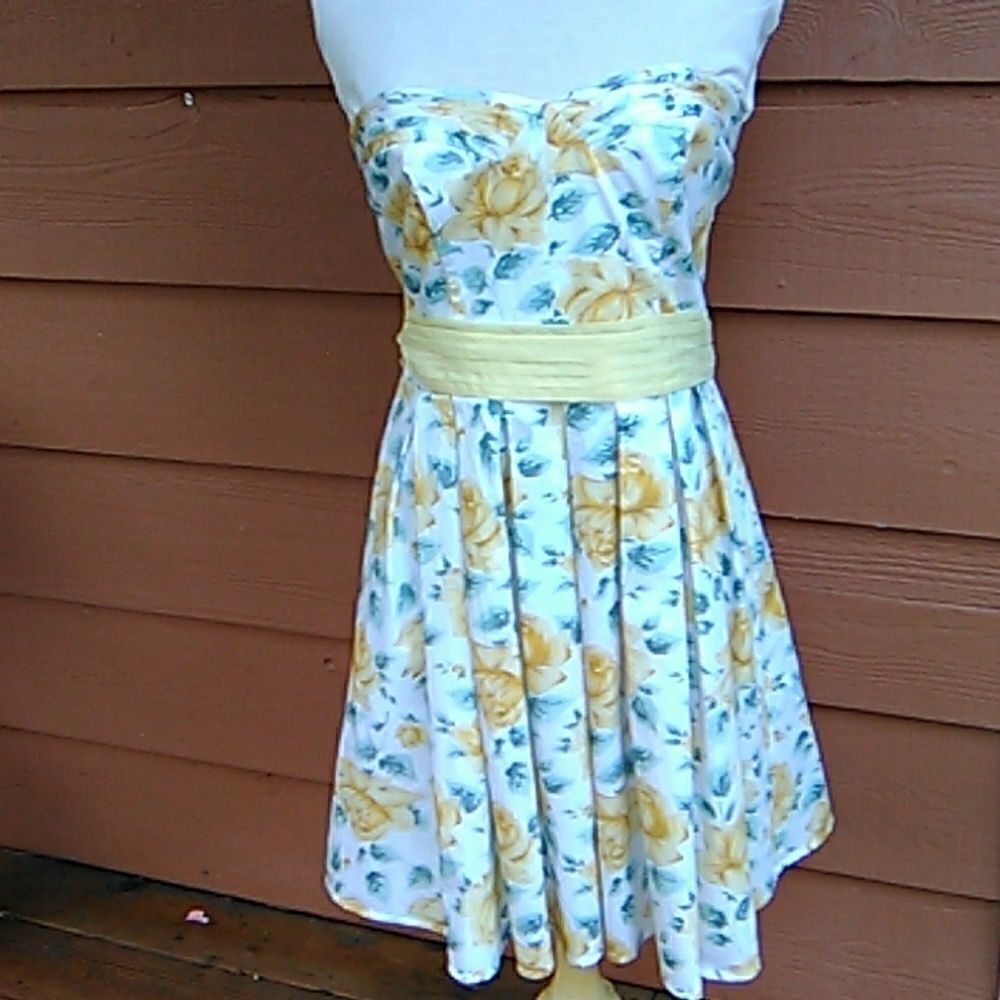 Belle by Oasis Strapless Dress